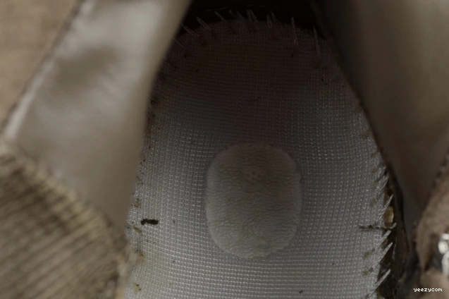 Yeezy Light 750 Boost BY2456 adidas Brown 1204